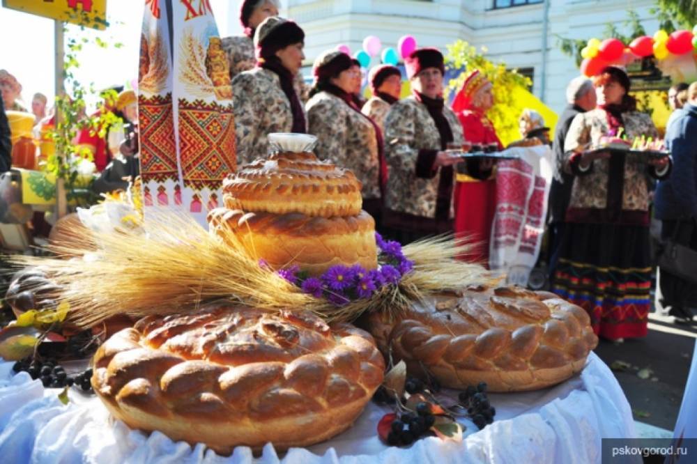 Жителей области приглашают в Псков на ярмарку урожая