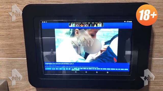 Видео: кибервзломщики показали порно в саратовском аэропорту (18+)