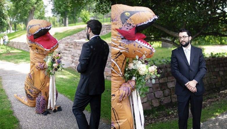 Невеста надела на свадьбу гигантский костюм Тираннозавра Рекса вместо шикарного платья