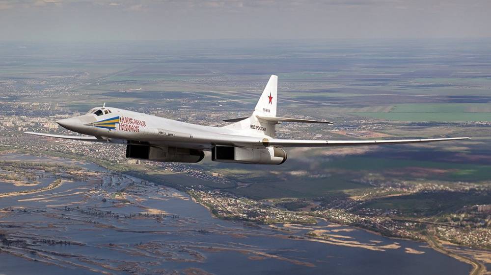 Два ракетоносца Ту-160 сопровождали истребители пяти стран над Балтийским морем