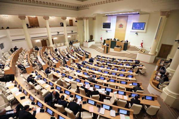 Парламент Грузии выступил против введения антироссийских санкций