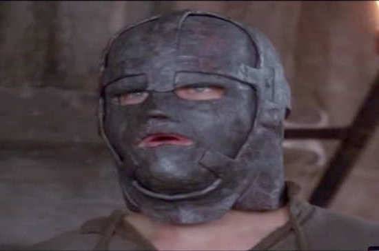 321 год назад в Бастилию перевели «человека в железной маске»