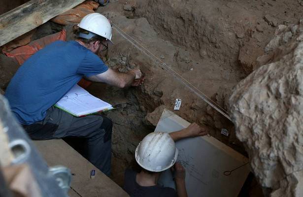 Несколько сотен следов неандертальцев найдены на северо-западе Франции