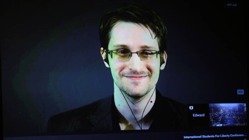 Сноуден рассказал берлинской публике о своей жизни в России