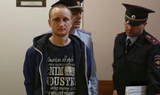 Суд отменил приговор Михаилу Цакунову по делу о выбитом зубе полицейского