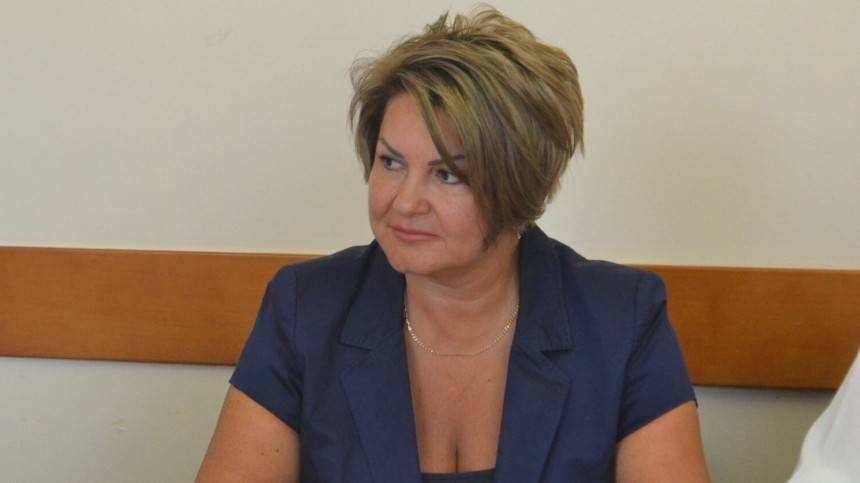 В Ульяновске чиновнице за нескромное поведение в интернете грозит увольнение