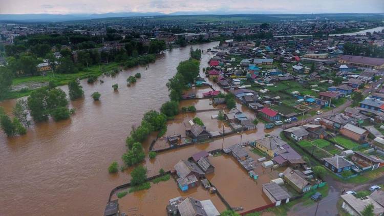 Сотрудник СИЗО в Иркутской области спасал людей во время паводка