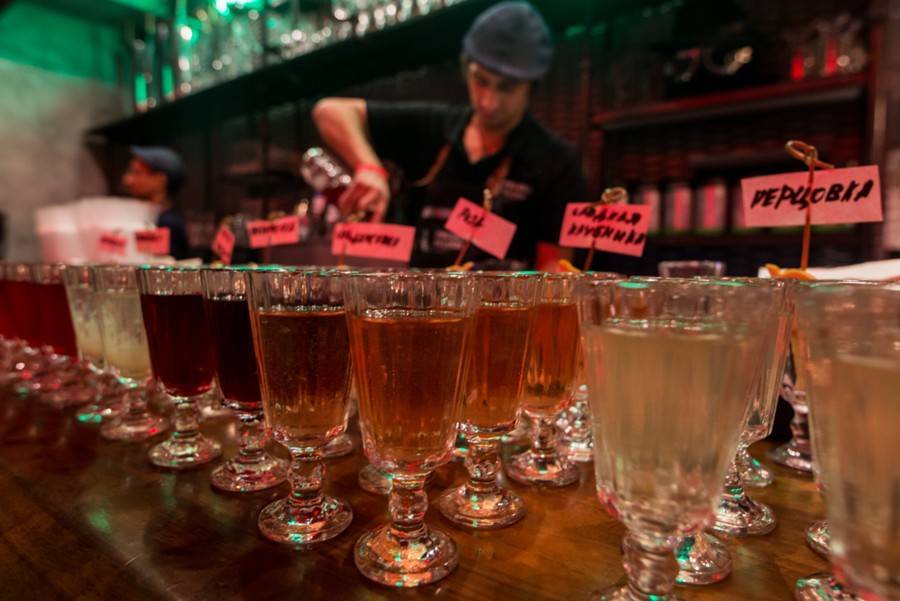 Комитет Госдумы поддержал запрет баров в многоквартирных домах