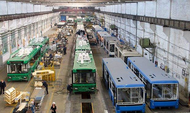 На троллейбусном заводе в Энгельсе уволили больше половины сотрудников