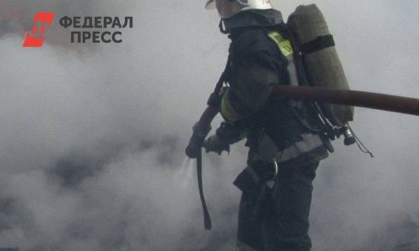 В Челябинске на нефтебазе загорелись два бензовоза