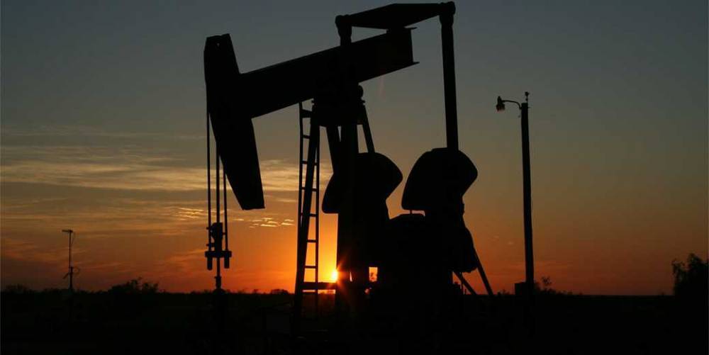 Поставки саудовской нефти возобновились, цены пошли вниз