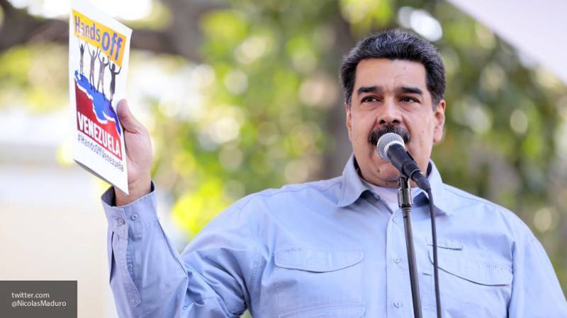 Мадуро заявил о готовности продолжить диалог с оппозиционерами
