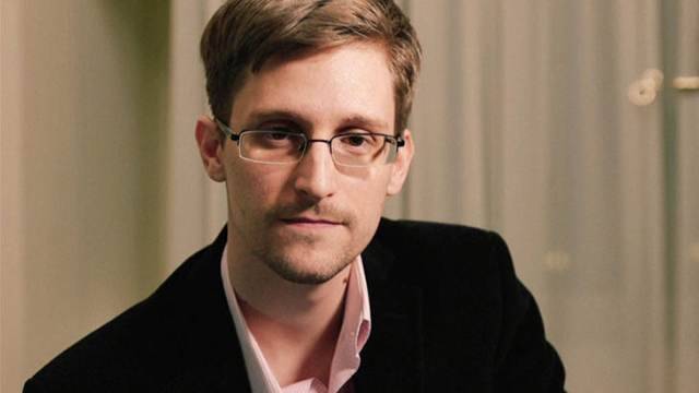 США подали в суд на Сноудена после выхода его мемуаров