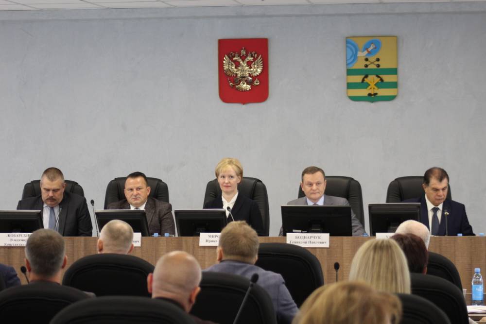 Депутаты Петросовета проголосовали за увеличение зарплаты бюджетников