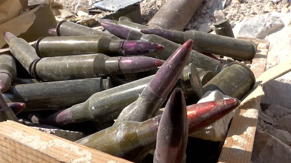 В Сирии обнаружена подземная база боевиков с американским оружием