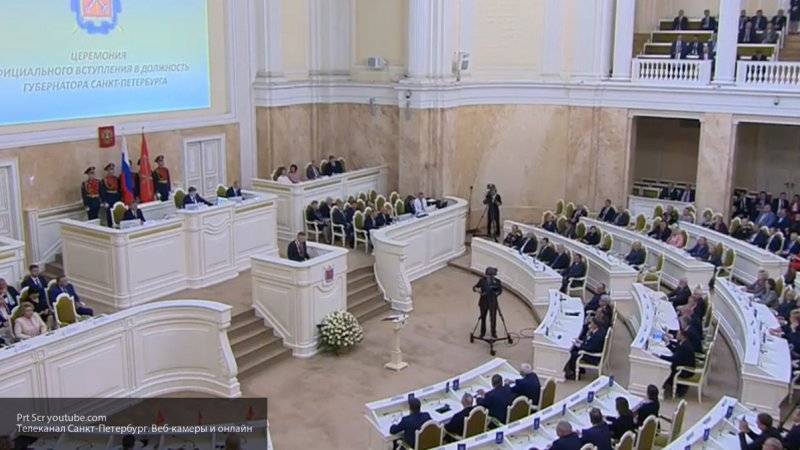 Полпред президента поздравил Беглова со вступлением на пост губернатора Санкт-Петербурга
