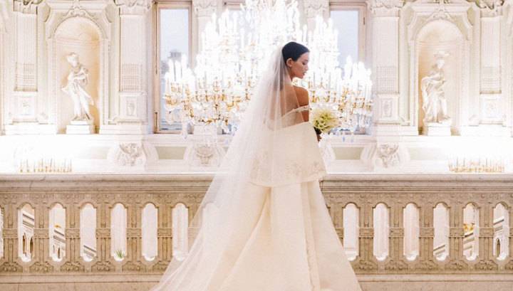 Паулина Андреева опубликовала фото в роскошном свадебном платье