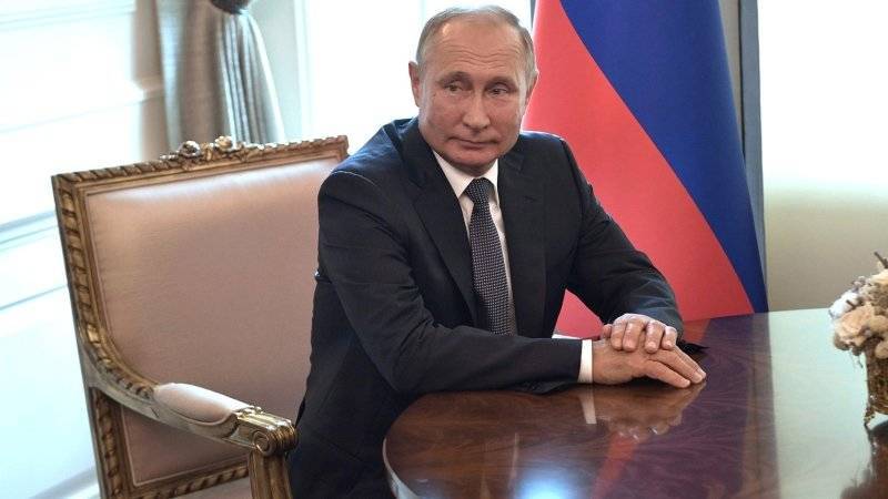 Владимир Путин поздравил с юбилеем Михаила Федотова