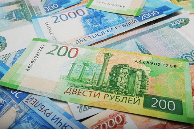 ЦБ РФ подсчитал «вклад» санкций США в августовское падение рубля