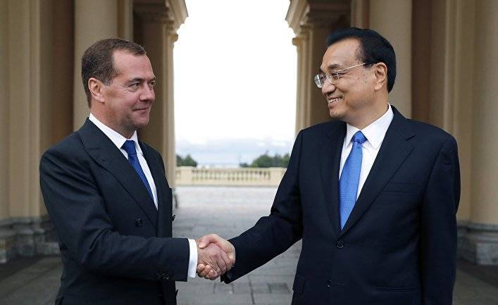 China.com (Китай): Ли Кэцян посетил Россию золотой осенью. Россия и Китай вступили в новую эпоху
