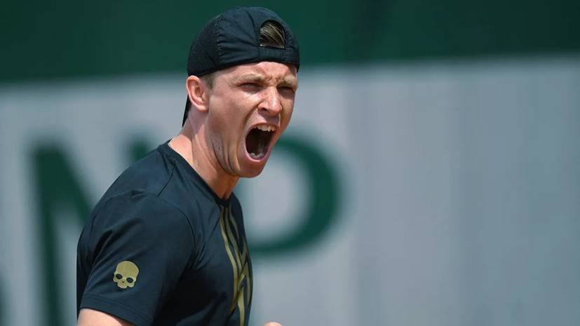 Ватутин проиграл Фучовичу на старте турнира ATP в Санкт-Петербурге