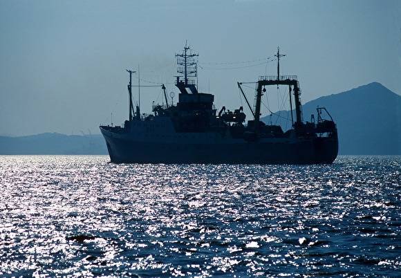 На российских пограничников в Японском море напал экипаж северокорейской шхуны
