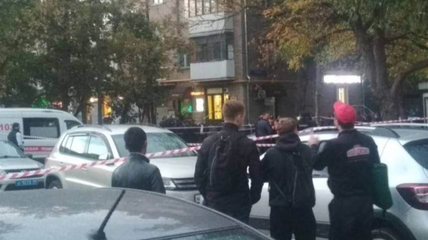 Полицейского, раненного в ходе перестрелки в Москве, прооперировали