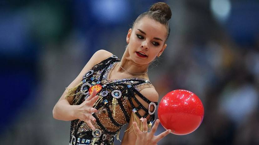 Гимнастка Дина Аверина выиграла золото ЧМ-2019 в упражнениях с мячом