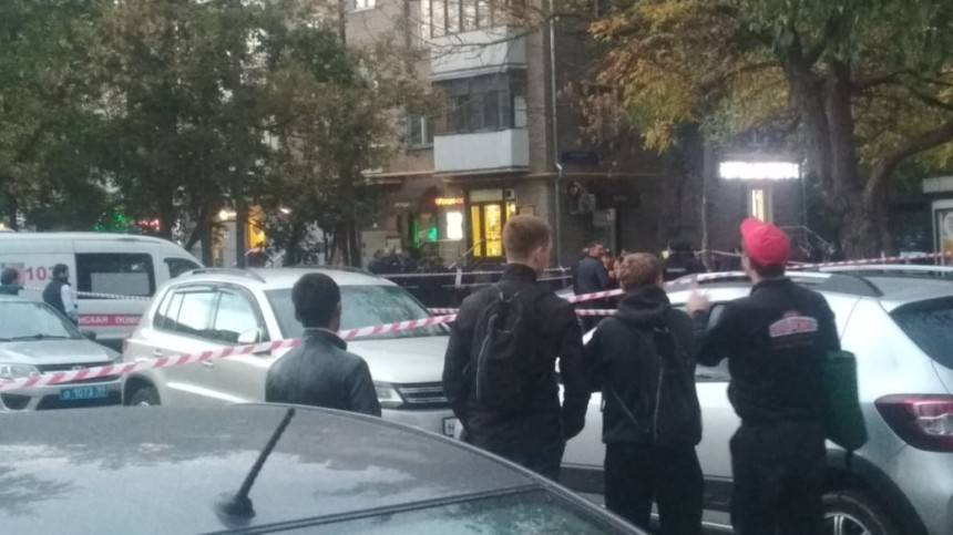В Москве полицейский открыл огонь по коллегам