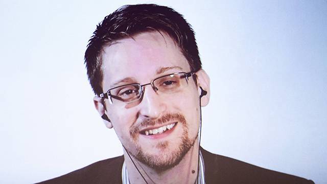 Адвокат Сноудена рассказал о его свадьбе в "порядке живой очереди"
