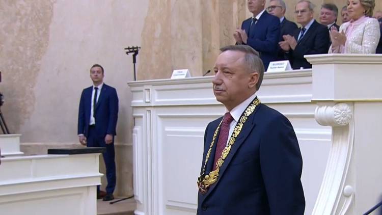 Беглова поздравил со вступлением в должность губернатора полпред президента по СЗФО
