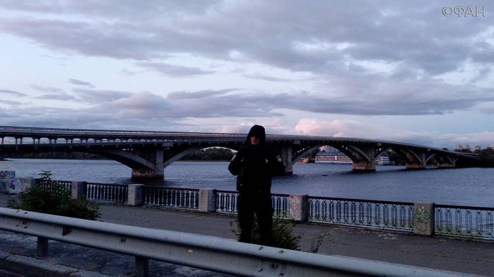 Угрожавший взорвать мост в Киеве мужчина может быть психически невменяем