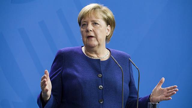 Меркель верит в возможность Brexit с соглашением
