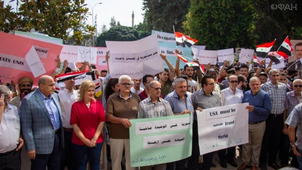Корреспондент ФАН запечатлел митинг в Алеппо против США под лозунгом «Сирия — сирийцам»
