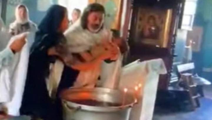 Прокуратура нашла нарушения в Гатчинской епархии, где произошло "грубое крещение" ребенка