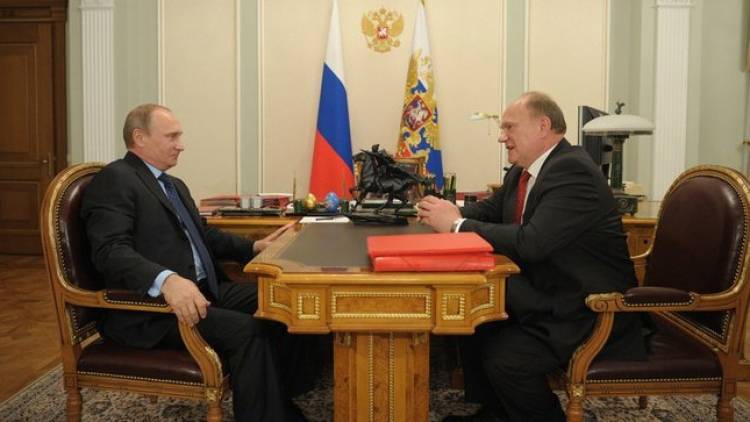 Путин встретится с лидерами думской оппозиции по просьбе Зюганова