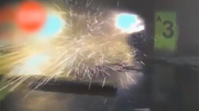 Видео: в цехе завода в Екатеринбурге прогремел взрыв