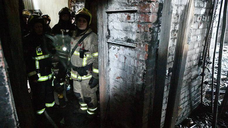 В Красноярске восемь человек погибли при пожаре в жилом доме