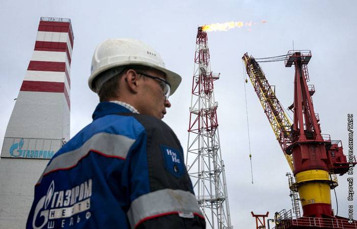 «Газпром нефть» начнет продавать бензин в рассрочку