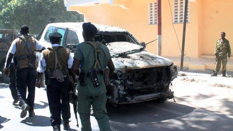 Взрыв прогремел в Сомали рядом с автомобилем депутата, погибли два человека