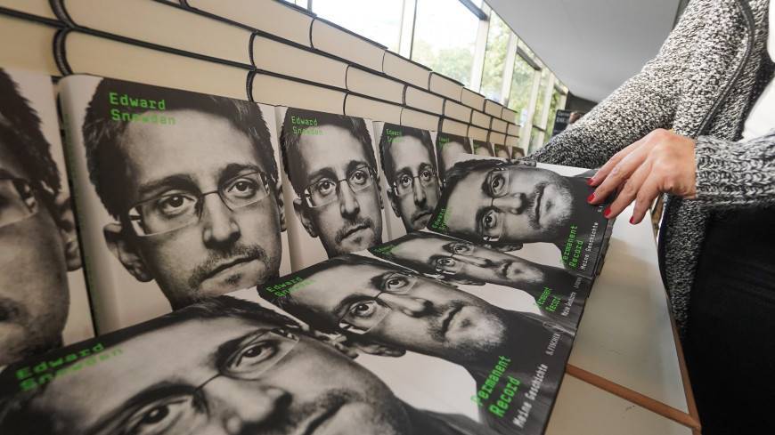Минюст США подал в суд на Сноудена за его книгу