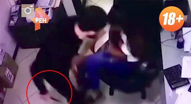 Видео: мужчина с ножом напал на жену во Владикавказе (18+)