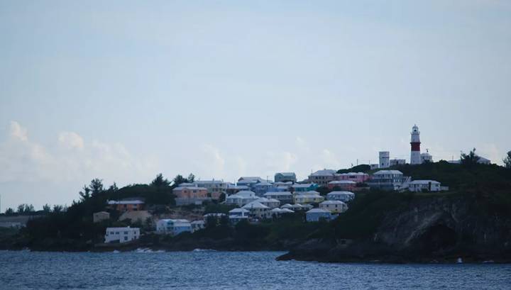 Более трети населения Бермуд остались без света