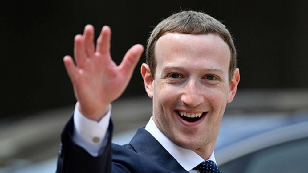 Основатель Facebook Марк Цукерберг отчитается перед законом США