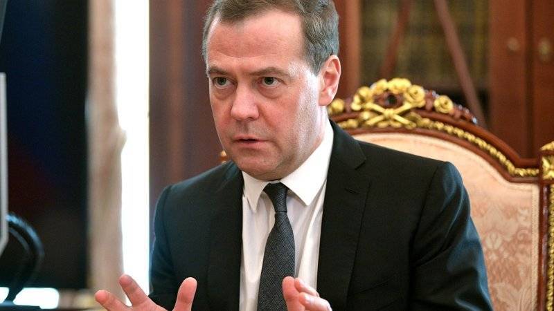 Медведев заявил об индексации материнского капитала