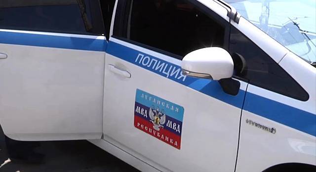 Мощный взрыв прогремел возле автомобильного моста в Луганске