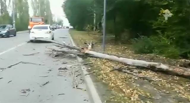 Серия мощных ураганов прошла на юге России