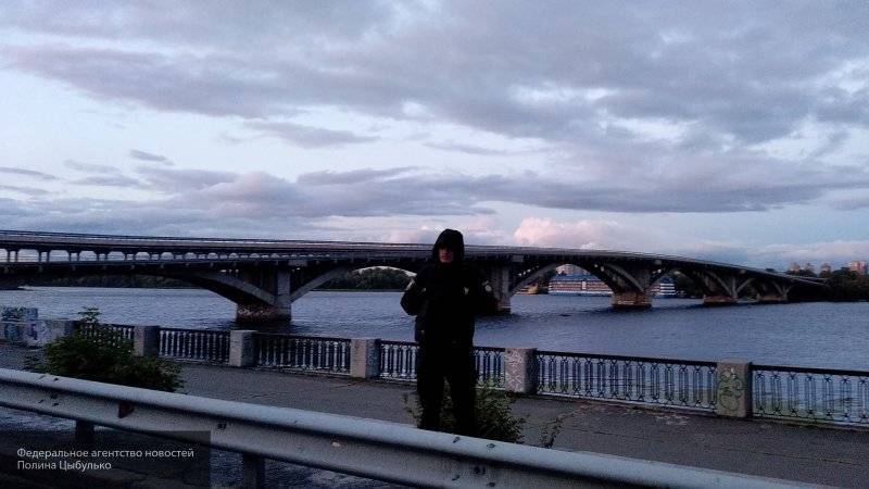 Угрожавший взорвать киевский мост мужчина может быть психически невменяемым