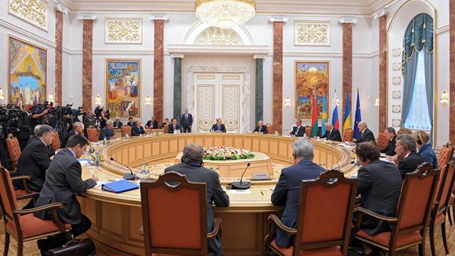 Украина отказалась подписывать в Минске "формулу Штайнмайера"