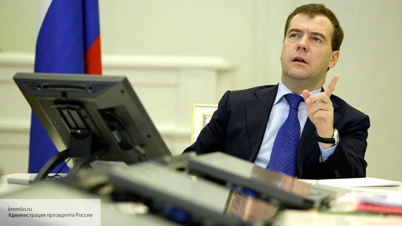 Медведев рассказал о росте МРОТ в 2020 году